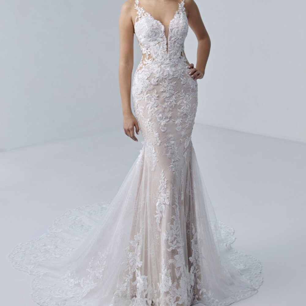 ÉLYSEÉ ÉTOILE Adrianna Gown - Wedding Dress